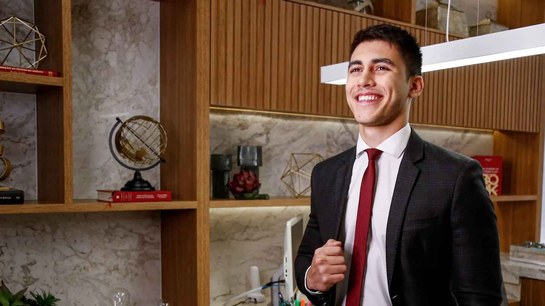 Dr. Leonardo Albuquerque, advogado em Maringá